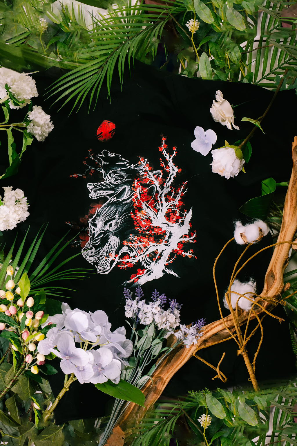 WOLF FLOWER T-Shirt
